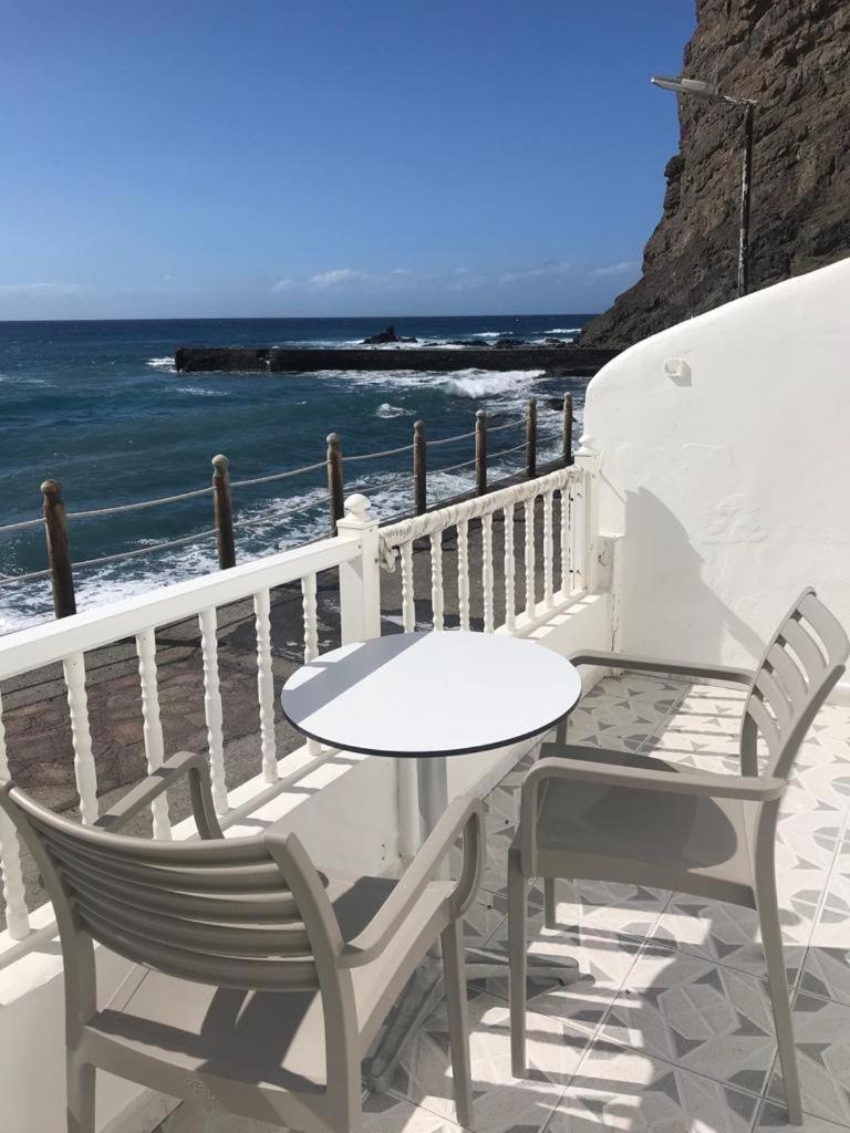 Vv Yelymar. Playa De Alojera Apartment Luaran gambar